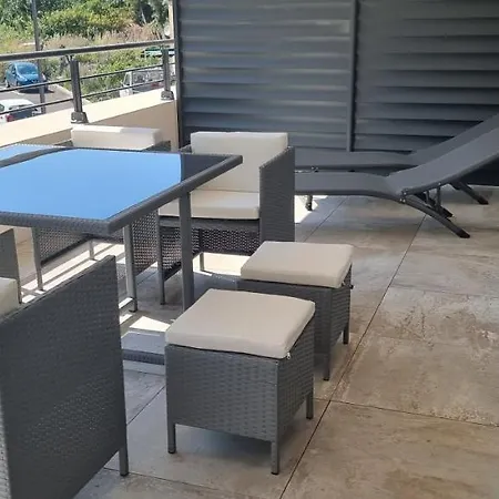 De 2 Avec Vue Sur La Mer Et Wifi A Vecchio A 5 Km De La Plage * Porto-Vecchio (Corsica)